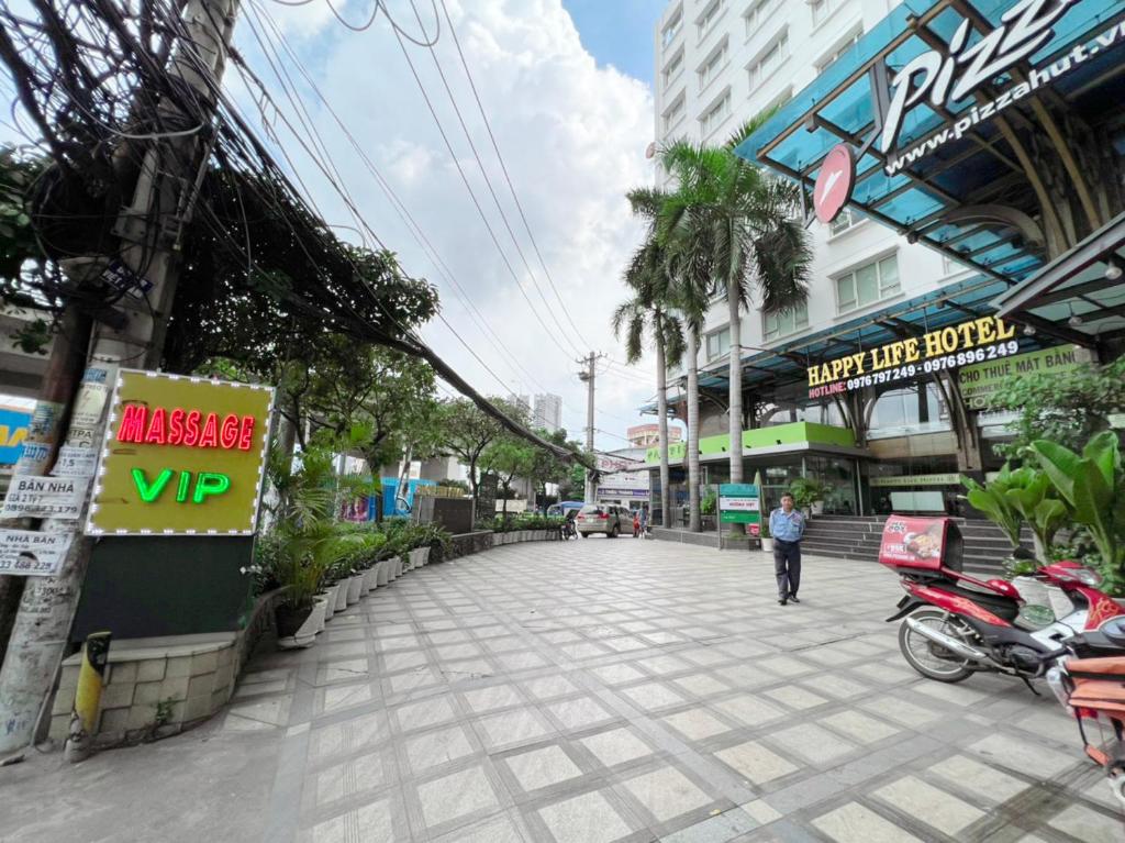 Happy Life Hotel