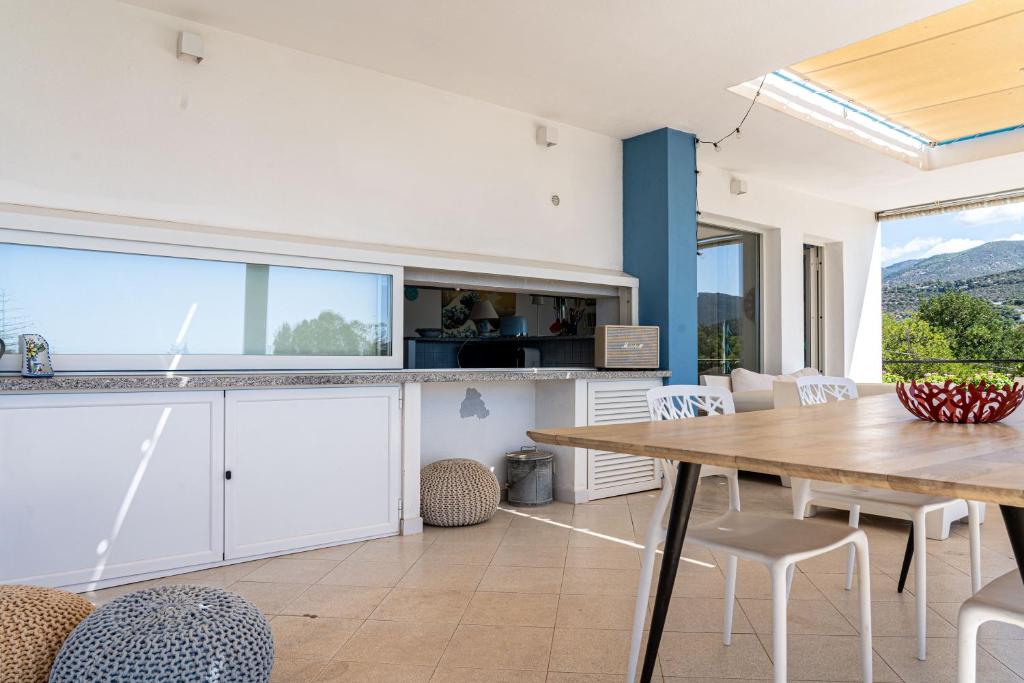 Valentina panoramic seaside house photo 2