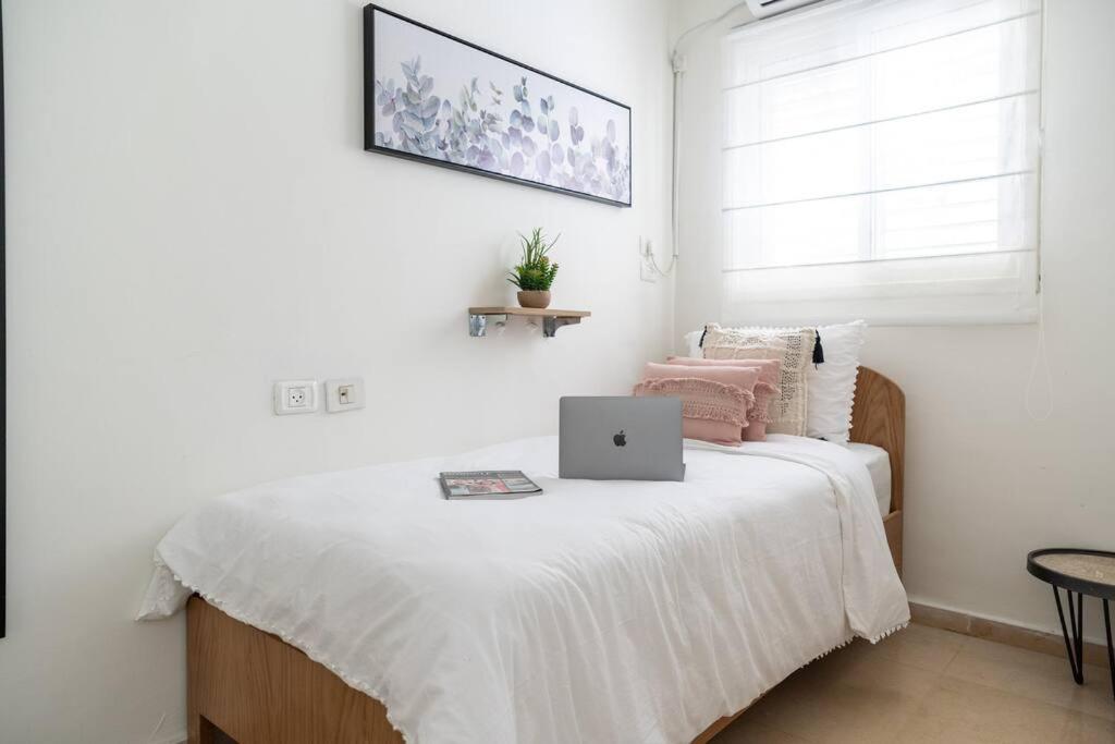 Chic Neve Tzedek 3BR & PARKING with Spacious Terrace - By BerryStays photo 3