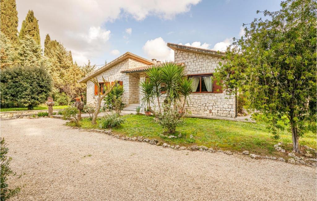 Nice Home In Saturnia With Wifi And 3 Bedrooms photo 4