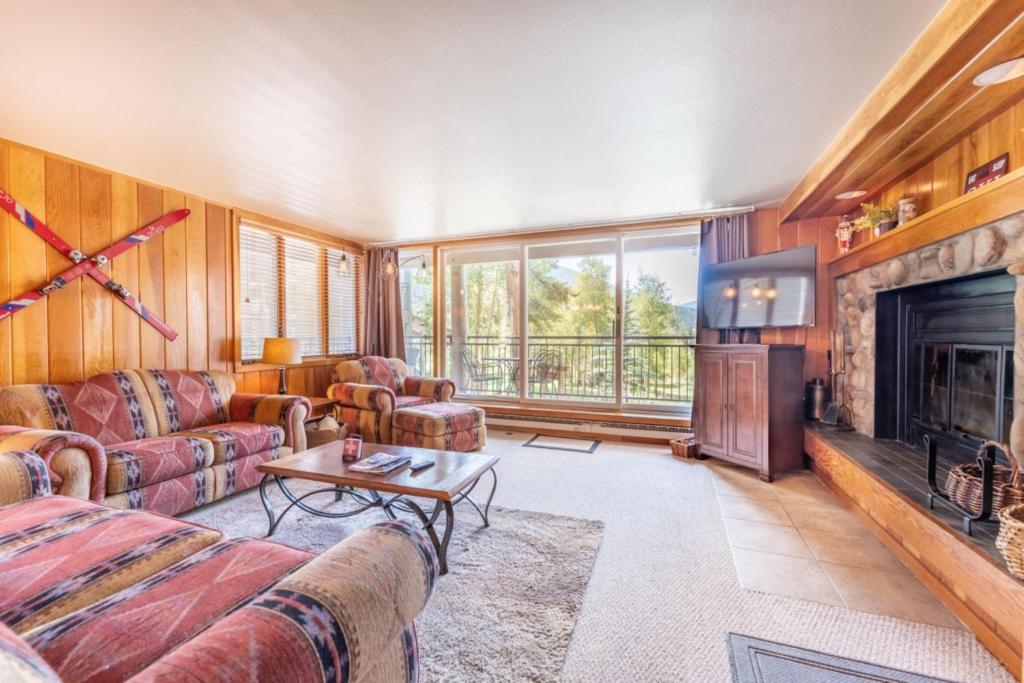 Pines by Summit County Mountain Retreats image