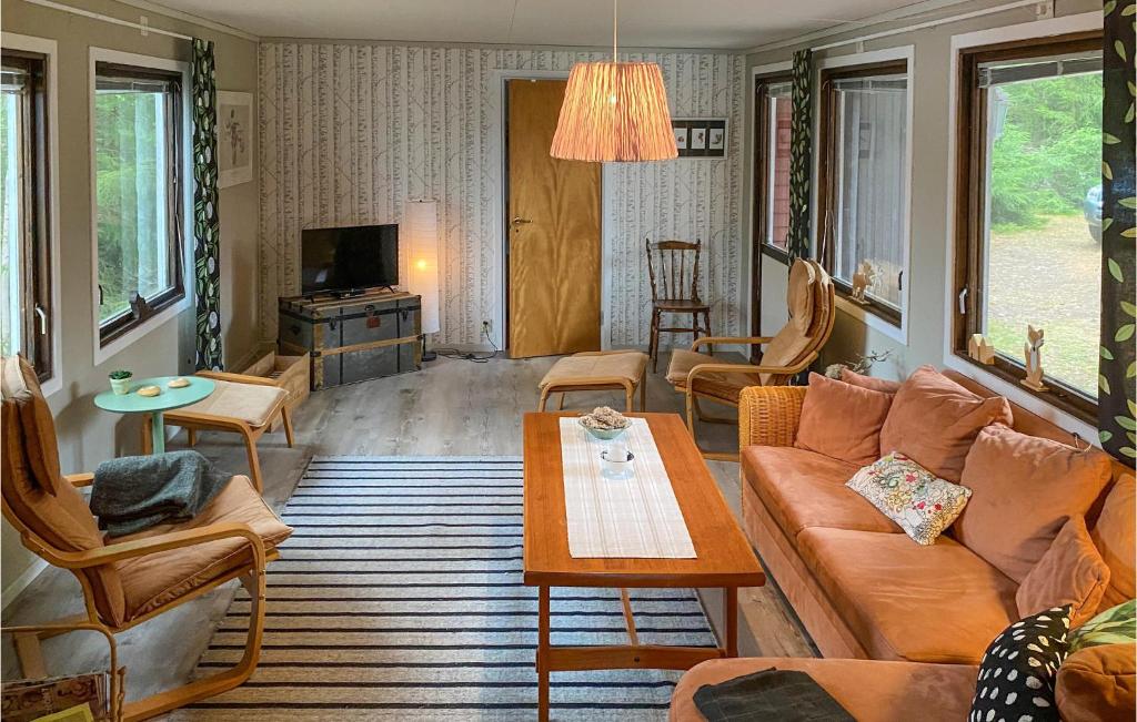 Beautiful Home In Hultsfred With 4 Bedrooms And Wifi photo 1