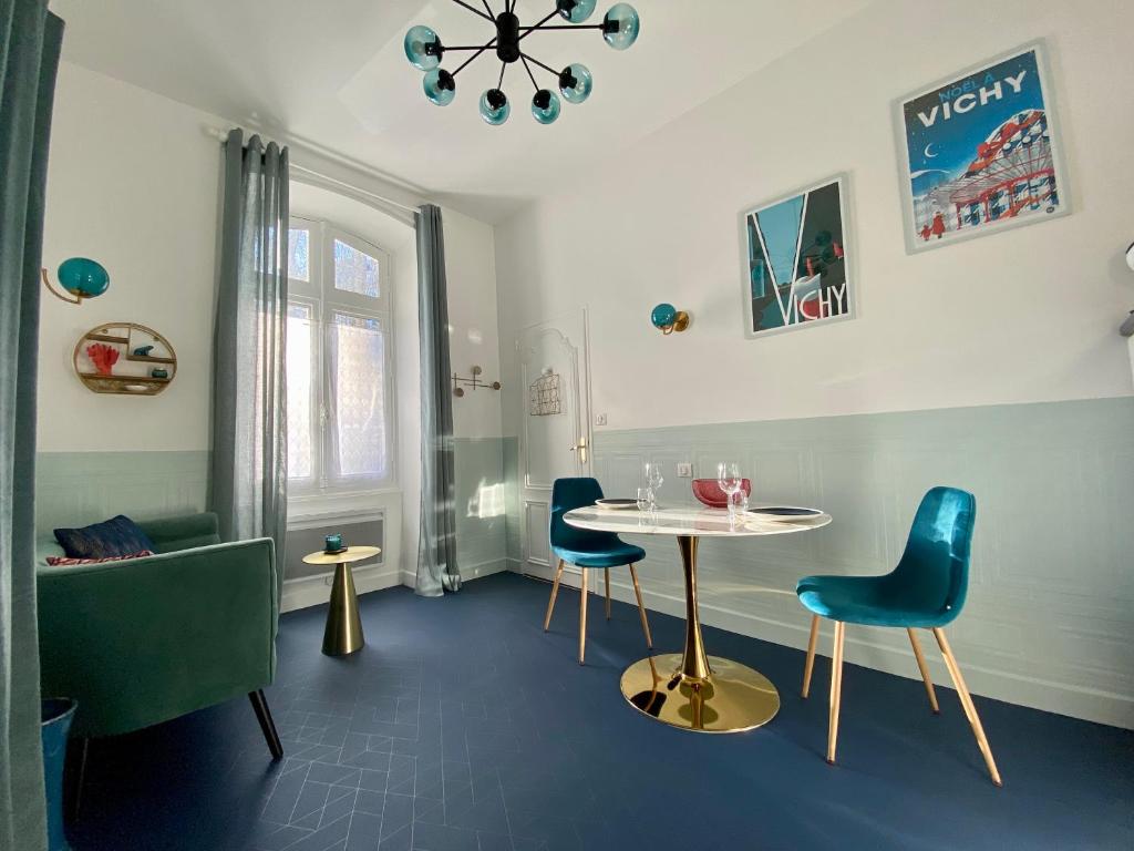 L'EUGENIE BLUE Calme parcs et thermes photo 1