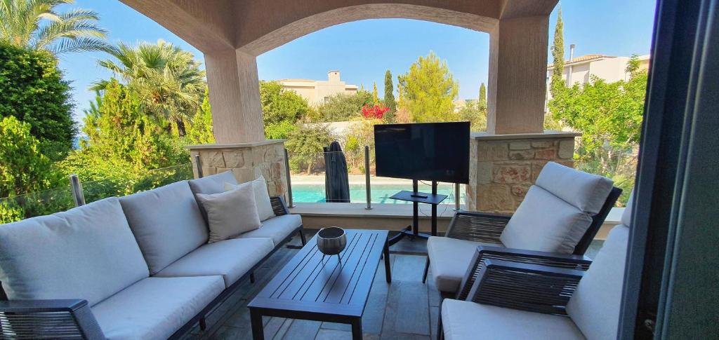 Phaedrus Living Amorosa 13 Beachside Villa photo 3