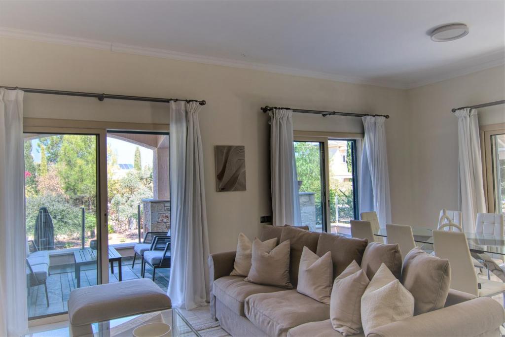 Phaedrus Living Amorosa 13 Beachside Villa photo 4