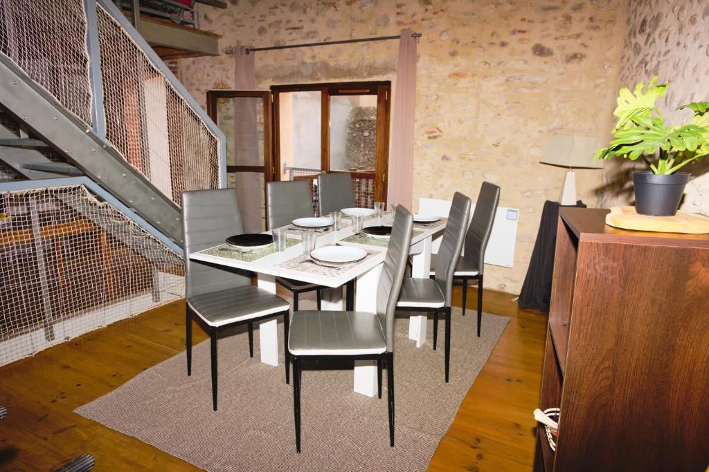 LA GRANGE - Maison ville historique 3 niveaux Patio & Terrasse photo 2