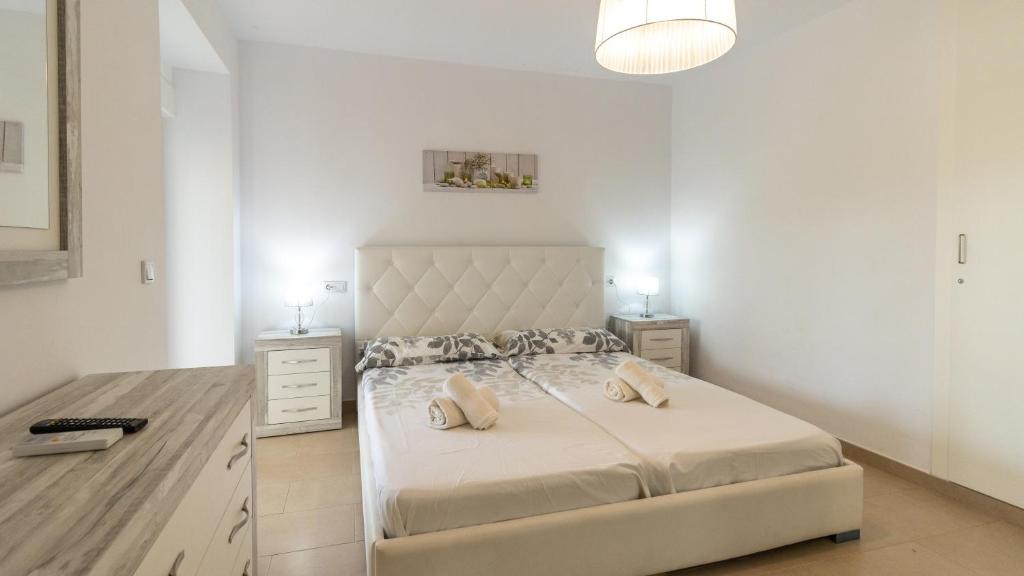 Modern 2 Bedroom Apartment 100 m From The Beach photo 1