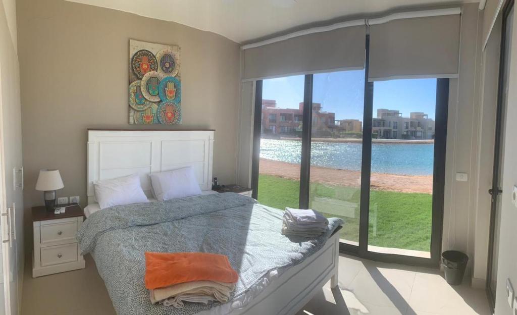 Tawila, 4 Bedroom Villa, Brand new, directly on a lagoon photo 3