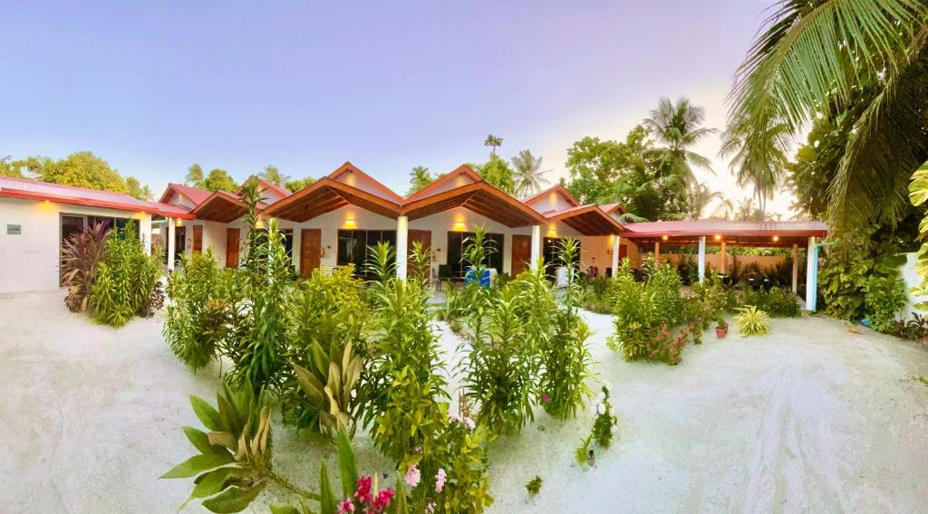 Thoddoo Beach Holiday Inn