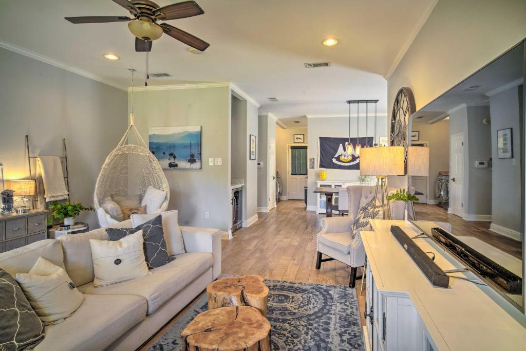 Baton Rouge Game Day House with Chic Yard Space photo 4