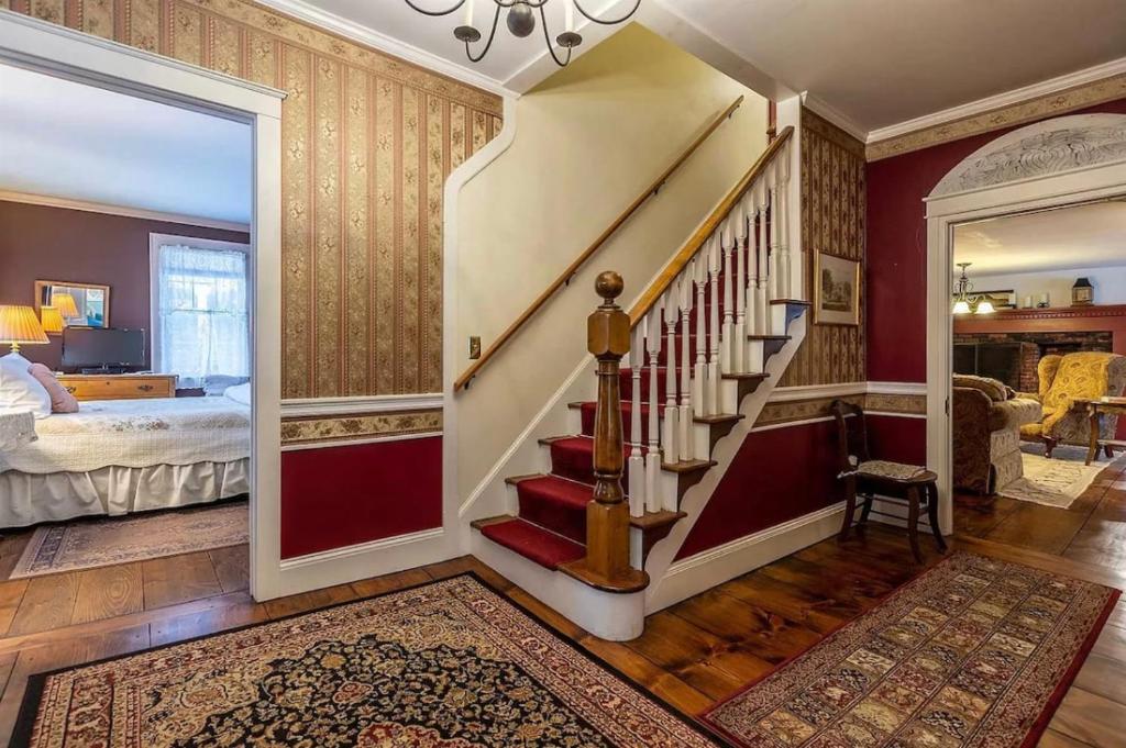 Chester Inn image