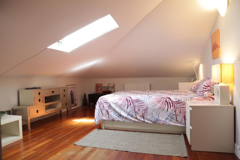 Habitación con baño, cerca de la playa