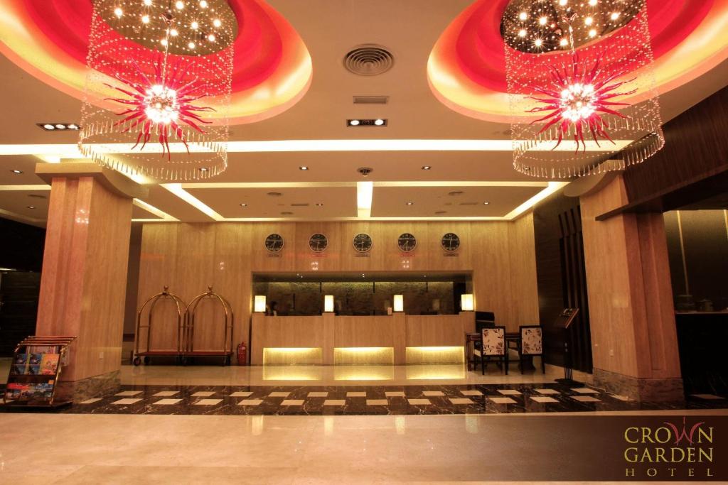 Crown Garden Hotel photo 1