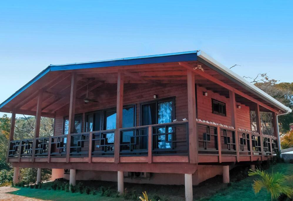 Spacious bungalow with stunning ocean views