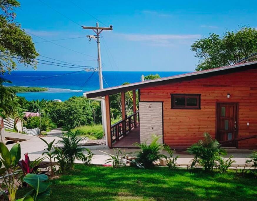 Spacious bungalow with stunning ocean views photo 1