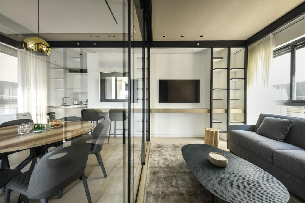 Modern and Vibrant 2BR apartment with Private Balcony by Sea N' Rent photo 4