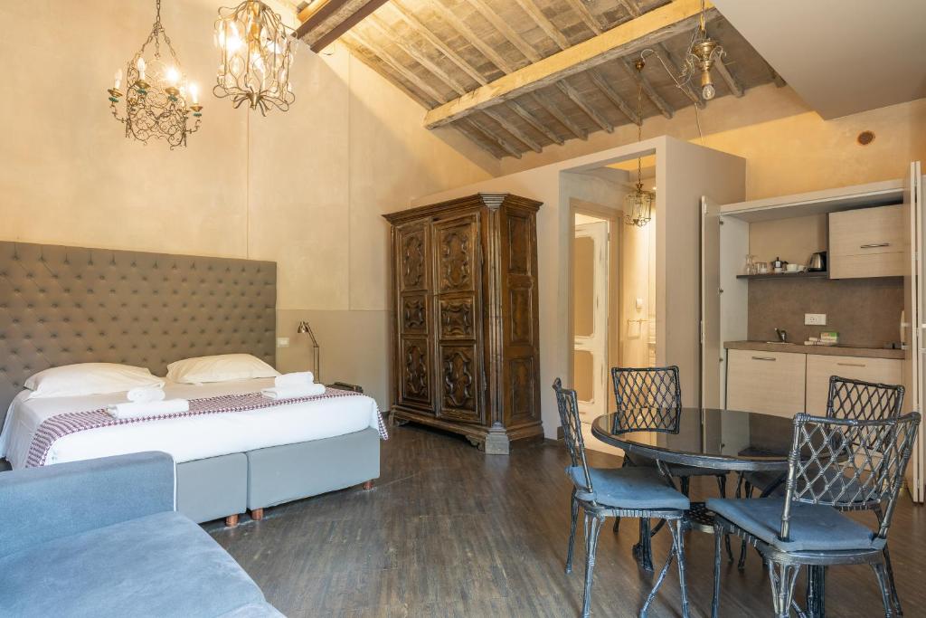 Firenze Rentals Accademia Room Type - Two-Bedroom Apartment