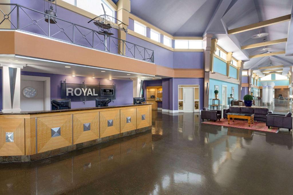 Royal Hotel Edmonton Airport Trademark Collection By Wyndham photo 3