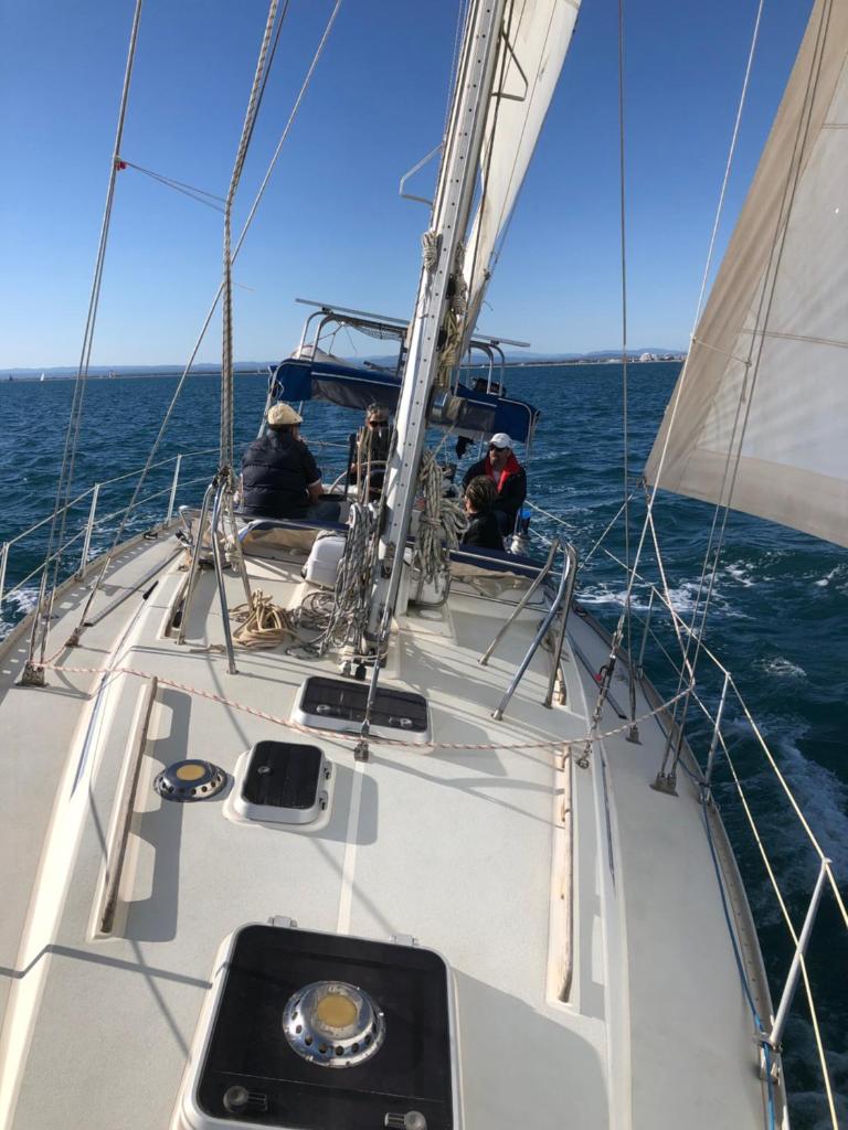 Location insolite en voilier, coucher de soleil, nuit en mer et navigation photo 1