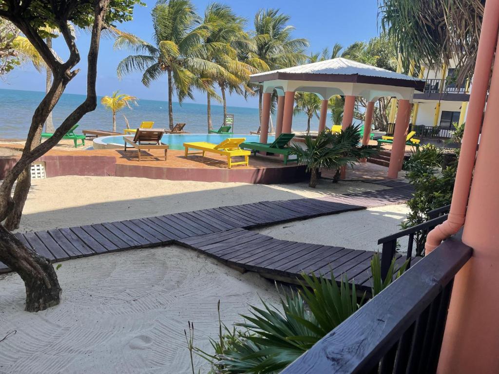 Tranquility Beach Suites photo 2