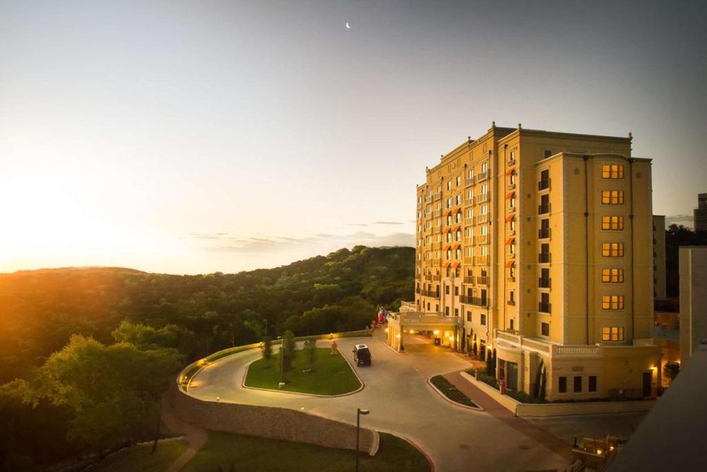 Hotel Viata image