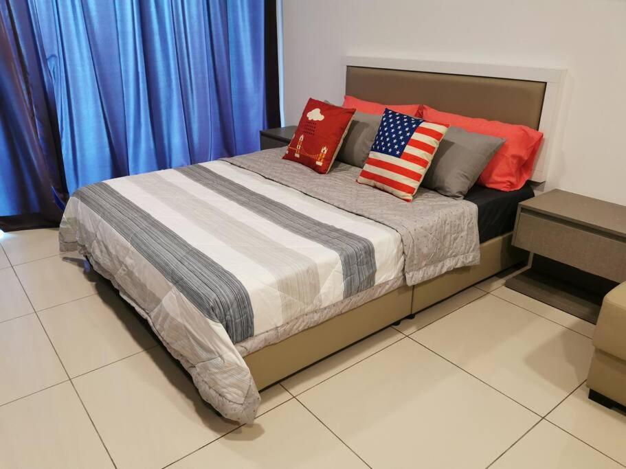 G Studio Swimming Pool View@EVO BANGI NETFLIX+WIFI photo 1