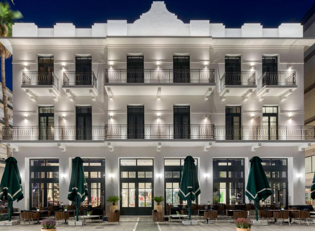 Grand Hotel Kalamata - Tap to explore photos