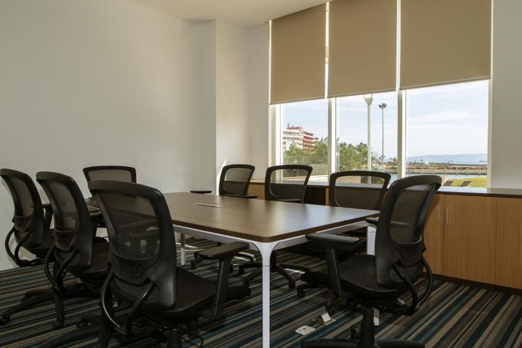 Eurobuilding Hotel & Suites Lecheria photo 2