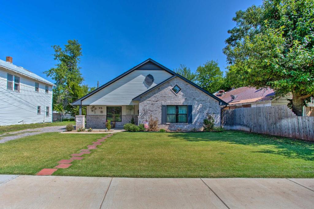 Modern OKC Retreat 0 5 Miles to Plaza District! photo 3