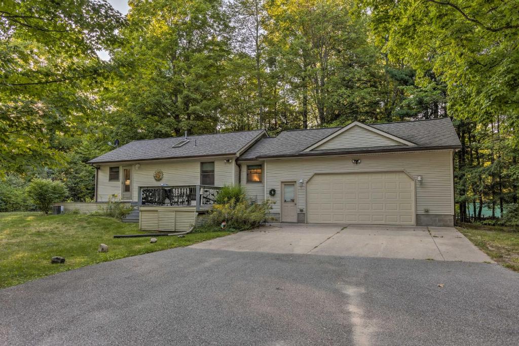 Charming Thompsonville Home with On-Site River! photo 2