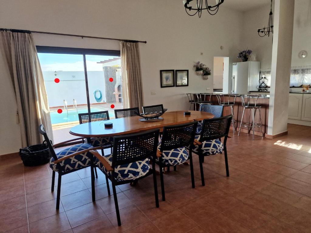 Villa Georgiana - 4 Bed Property with private pool photo 3
