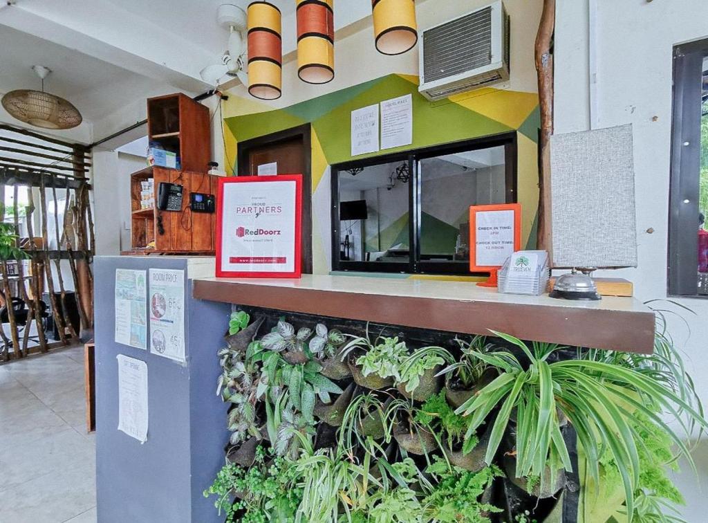 RedDoorz near KCC Mall Gensan photo 4