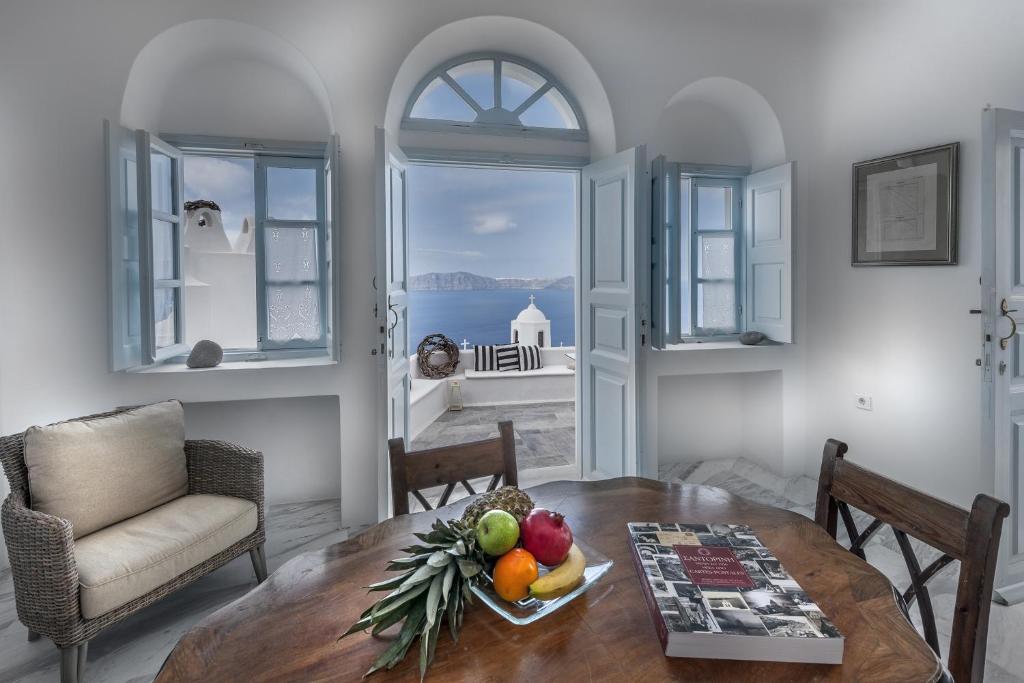 AIGIALOS Luxury Traditional Settlement - Tap to explore photos