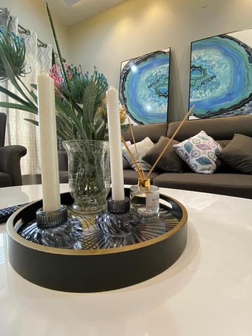 Modern 2-bedroom unit with pool and beach access photo 4