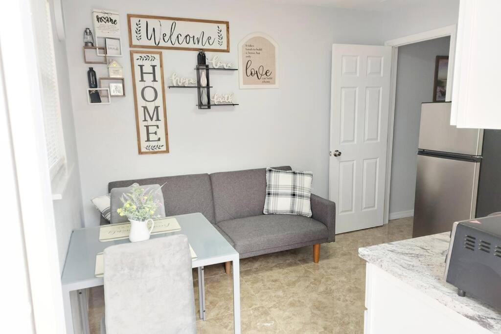 The Torres' Loft West Tampa MidTown Raymond James Stadium image