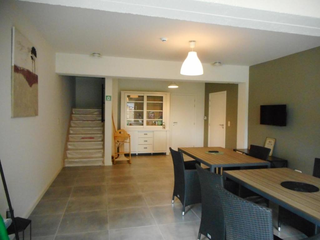 De Hoog Velden 11 photo 2