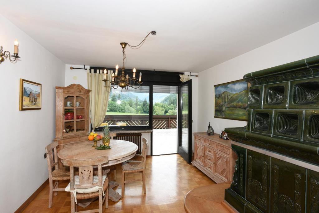 LakeView Apartment photo 4