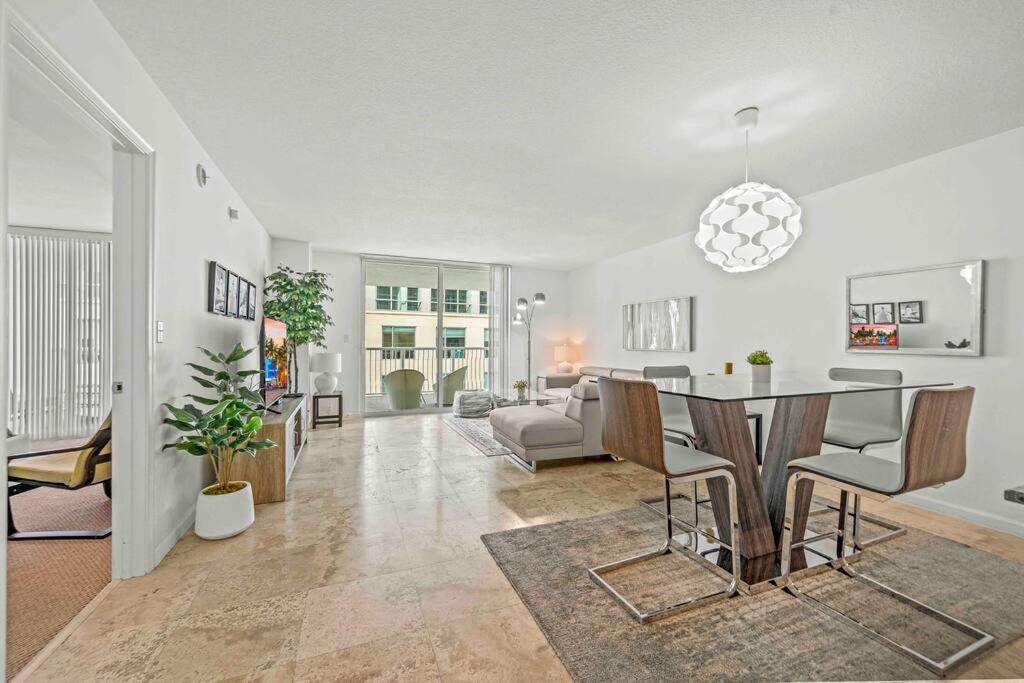 PH Luxury 1 Bed 1 Bath • Brickell • Ocean Views image