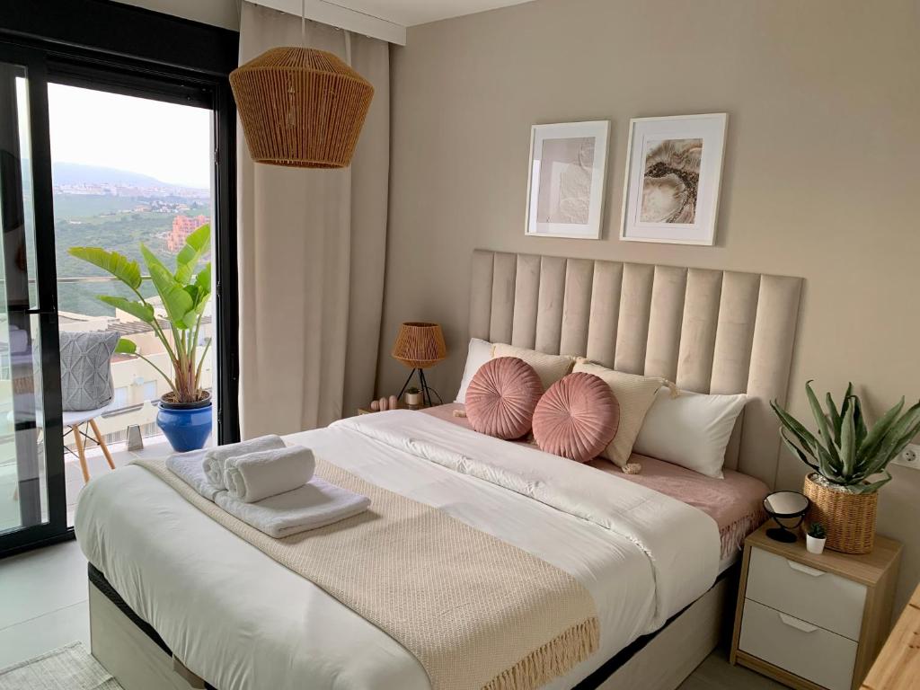 Blue Sunset Luxury Seaview Apartment La Duquesa