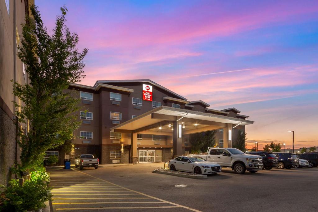 Best Western PLUS Fort Saskatchewan Inn & Suites photo 2