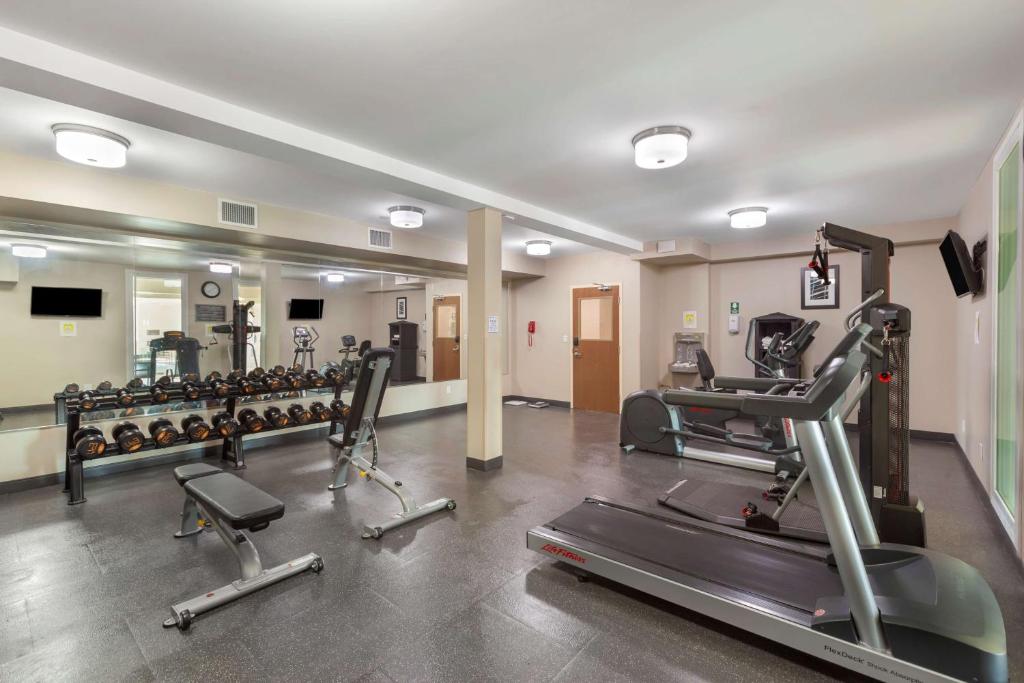 Best Western PLUS Fort Saskatchewan Inn & Suites photo 4