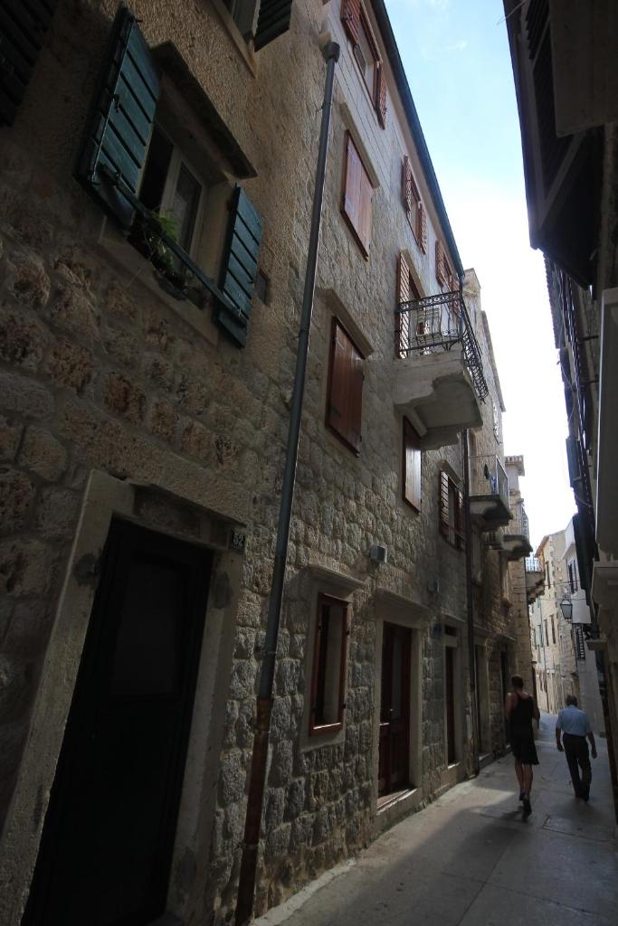 Apartments by the sea Komiza, Vis - 3035 photo 2
