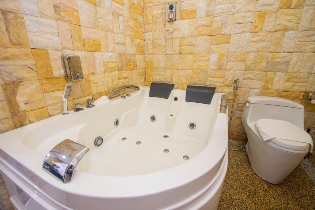 Sweeping Mountain View Retreat at La Cantane Villa photo 2
