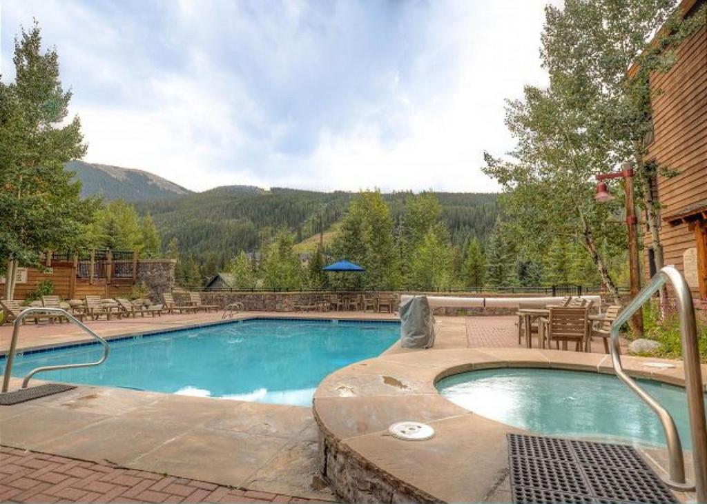 Jackpine Lodge by Summit County Mountain Retreats image