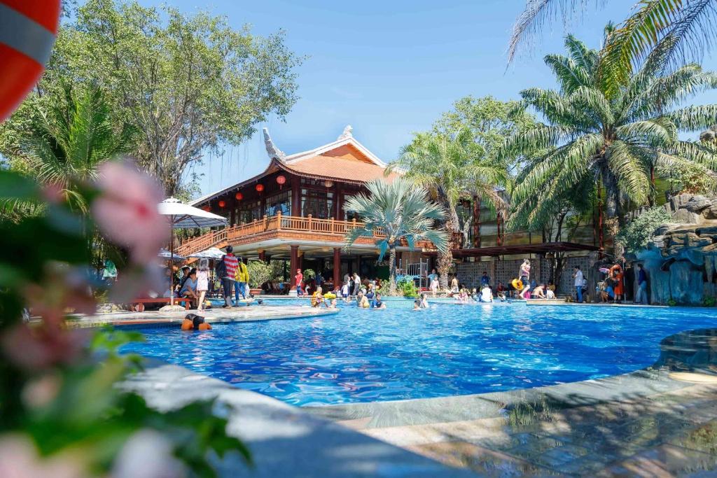 Phuong Nam Resort