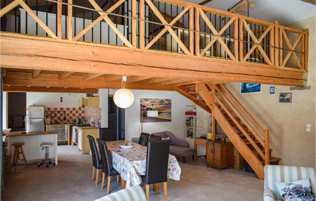 Amazing Home In Bazac With Outdoor Swimming Pool, 3 Bedrooms And Heated Swimming Pool photo 3