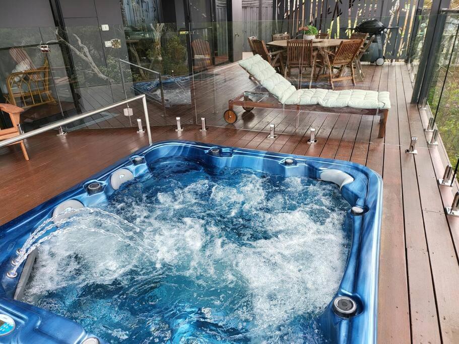 Alogara House, Modern, 6 bedrooms with hot tub and views photo 1