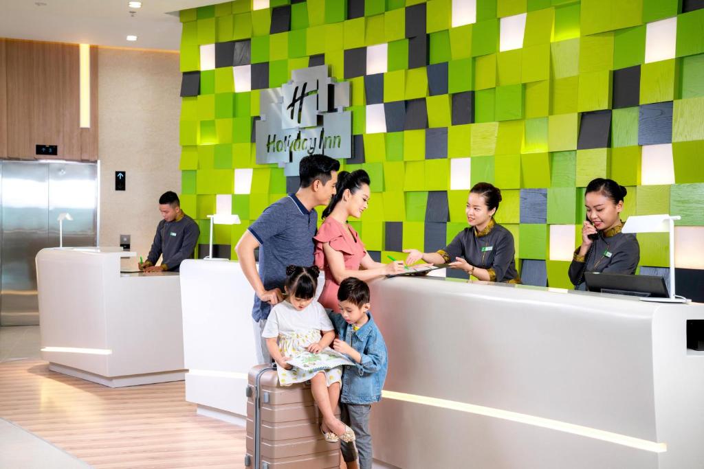 Holiday Inn & Suites Saigon Airport