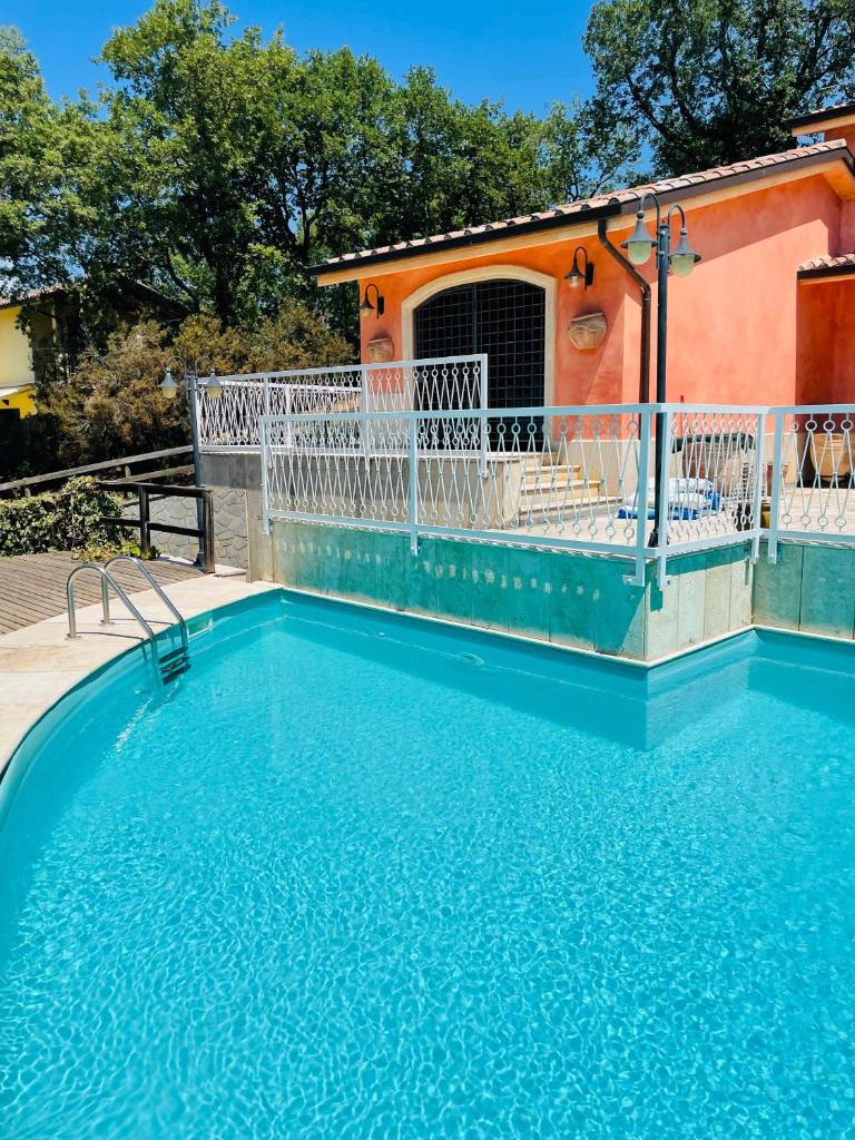 Villa con piscina sul lago photo 1