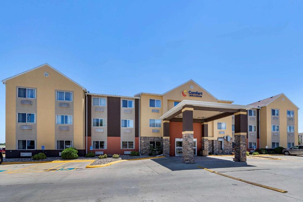 Comfort Inn & Suites Waterloo – Cedar Falls photo 1